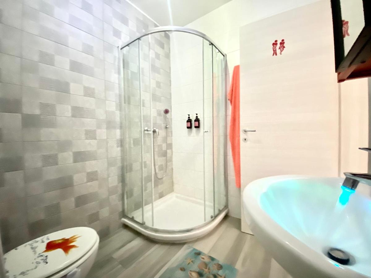 Central Private En-Suite With Balcony In Shared Residence Pieta Ngoại thất bức ảnh