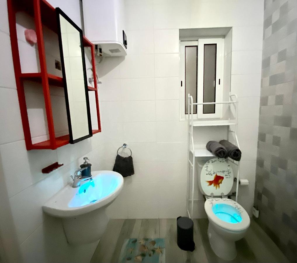 Central Private En-Suite With Balcony In Shared Residence Pieta Ngoại thất bức ảnh
