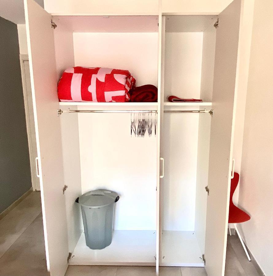 Central Private En-Suite With Balcony In Shared Residence Pieta Ngoại thất bức ảnh